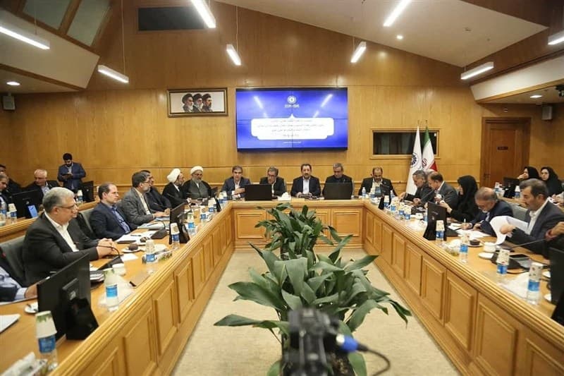 تصویر خبر: وزیر صمت: اولویت‌ واردات با محوریت مواد اولیه و کاهش محدودیت‌های ارزی