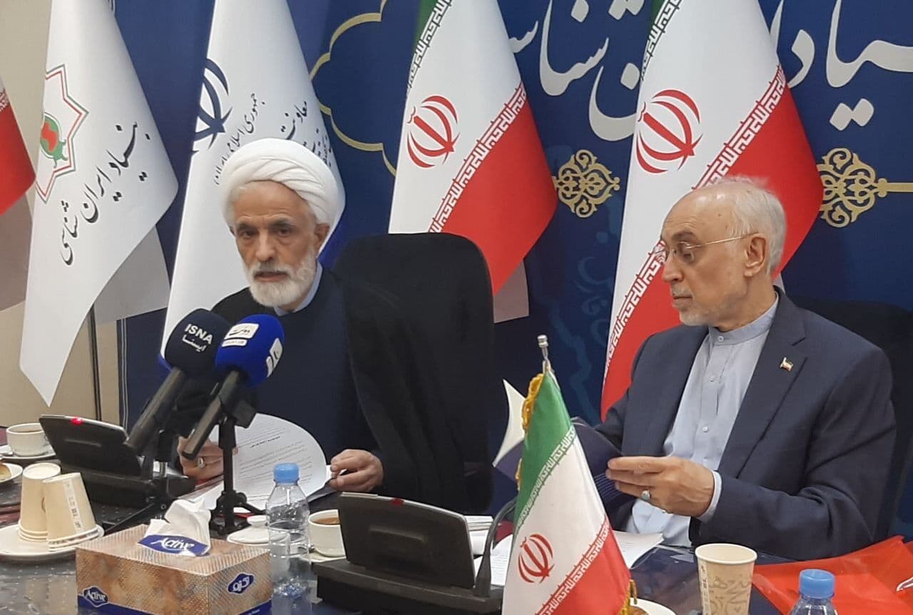 تصویر خبر: انصاری: پرچم‌ ایران‌ نمادی از تمدن گذشته و انقلاب اسلامی است که ۴۷ سال به زمین نیفتاده است
