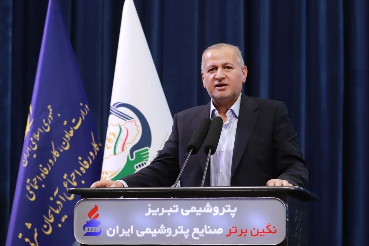 تصویر خبر: معاون وزیر کار: تعاونی‌های مرزنشینان بخشی از حکمرانی اقتصادی و امنیت مناطق مرزی هستند