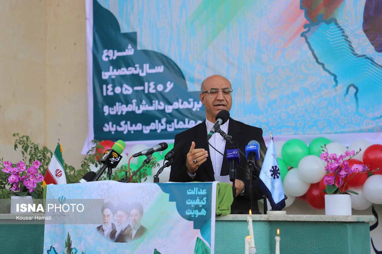 تصویر خبر: استاندار کرمانشاه: دانش‌آموزان باید برای ساختن آینده کشور آماده شوند