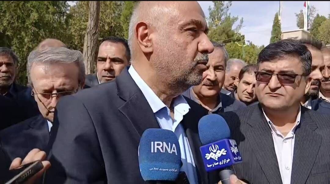 تصویر خبر: وزیر تعاون: صدور احکام بازنشستگان باقی‌مانده تا بهمن‌ماه پیگیری می‌شود