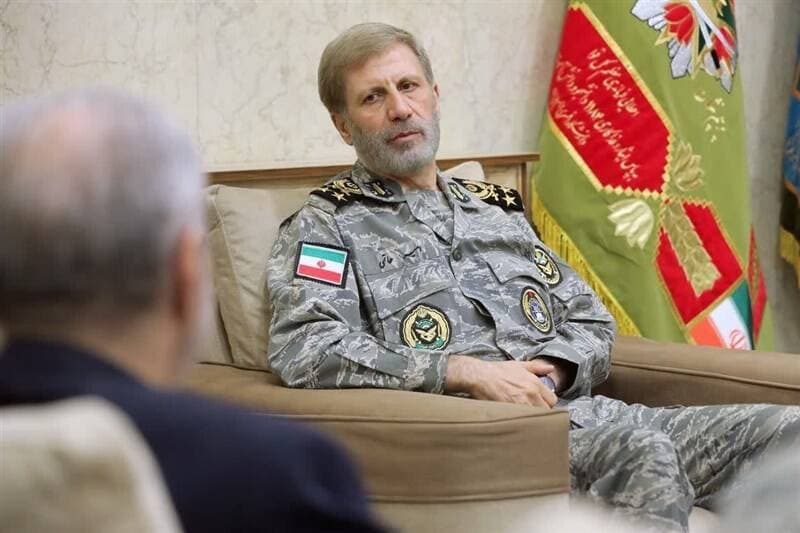 تصویر خبر: سرلشکر حاتمی: اجازه ندادیم رویای دشمن محقق شود/ اخلاقی:دشمن مأیوس شد
