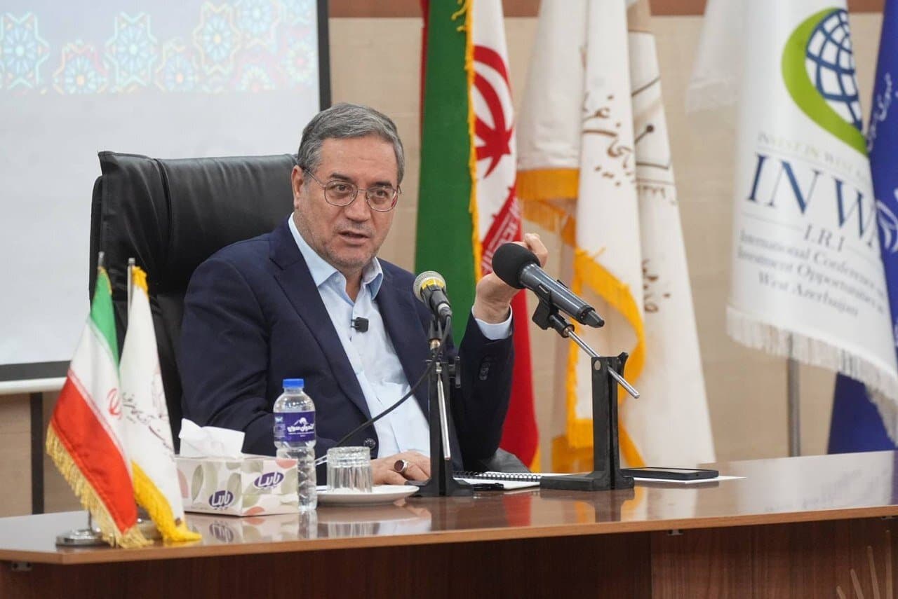 تصویر خبر: سهم نیمی از تجارت مرزی کشور در اختیار آذربایجان غربی قرار دارد
