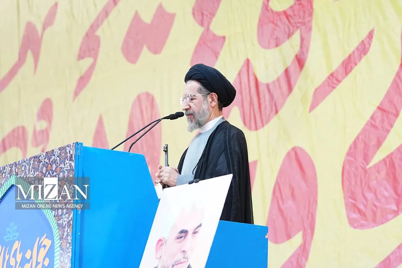تصویر خبر: خطیب نماز جمعه تهران: وحدت ملت، هماهنگی میدان، خیابان، دیپلماسی و خدمت رمز اقتدار ایرانیان است