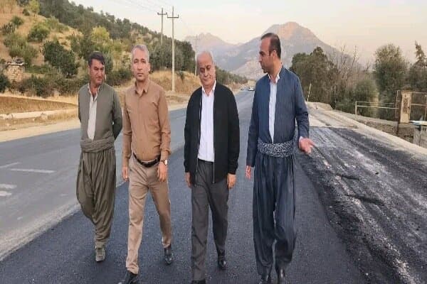 تصویر خبر: قادری: آسفالت محور بانه-بوئین تا پایان ماه تکمیل می‌شود