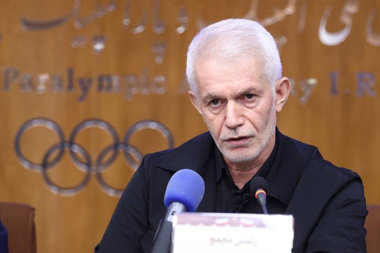 تصویر خبر: اسبقیان: ملوان و تراکتور باید در کنار هم باشند/ استکبار جهانی نمی‌خواهد آرامش داشته باشیم