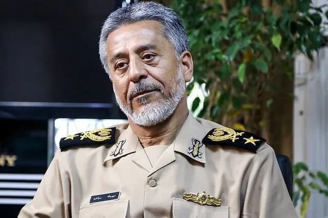 تصویر خبر: دریادار سیاری: دشمن مجبور است با ناکامی و آبروریزی منطقه را ترک کند