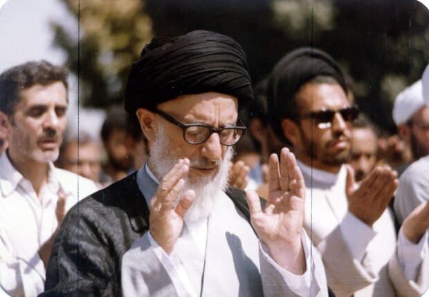 تصویر خبر: روایتی از توصیه امام به دیدار با آیت‌الله طالقانی/نماز جمعه تهران چگونه شکل گرفت؟