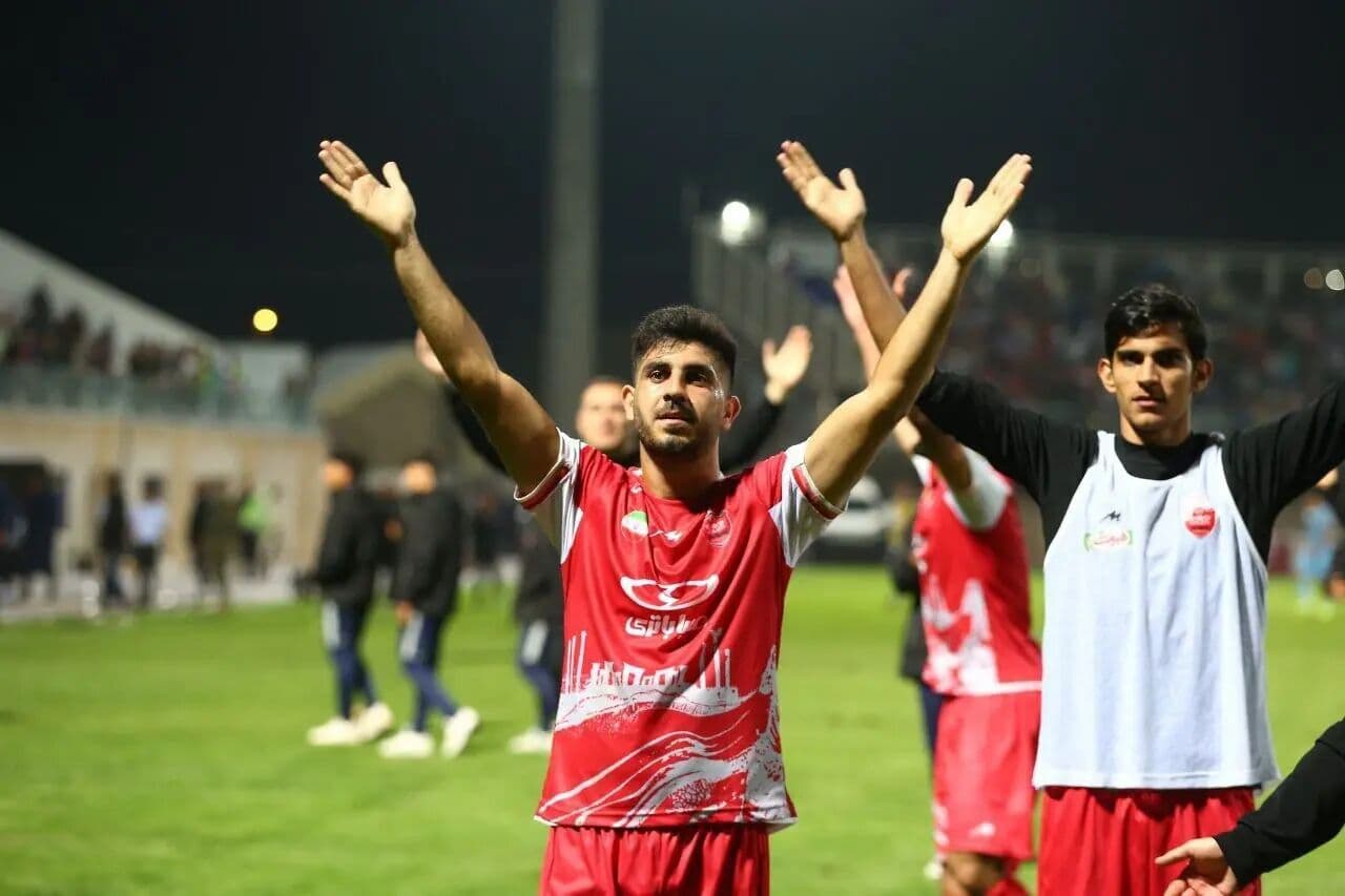 تصویر خبر: انتقاد هافبک پرسپولیس از میزبانی دربی خارج از تهران