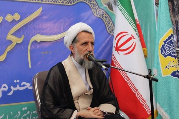 تصویر خبر: تاکید بر نقش نماز جمعه در بصیرت‌افزایی و ضرورت همدلی در ضیاءآباد
