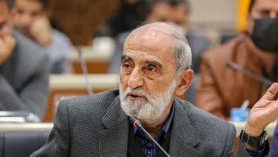 تصویر خبر: حمله تند کیهان به سخنگوی دولت / شریعتمداری: آتش‌زننده سطل آشغال فرزند ملت نیست
