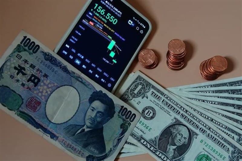 تصویر خبر: افت بی‌سابقه ذخایر ارزی ژاپن در پی تلاش برای تقویت ین
