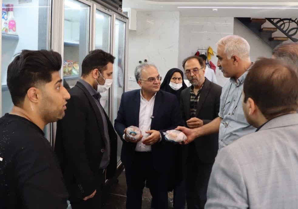 تصویر خبر: فرماندار سمنان: کمبودی در تأمین فرآورده‌های پروتئینی وجود ندارد آغاز توزیع ۱۰ تن مرغ منجمد