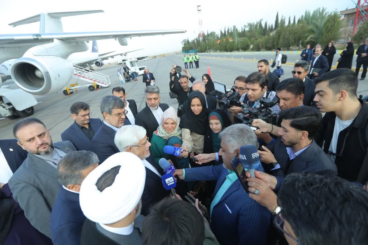 تصویر خبر: معاون اول رئیس‌جمهور به یزد رفت عارف: تأمین آب یزد را جدی‌تر پیگیری می‌کنیم