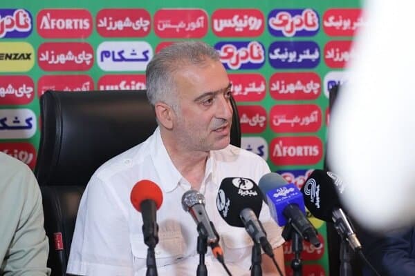 تصویر خبر: کمالوند: تماشاگران از بازی خیبر و پرسپولیس لذت بردند