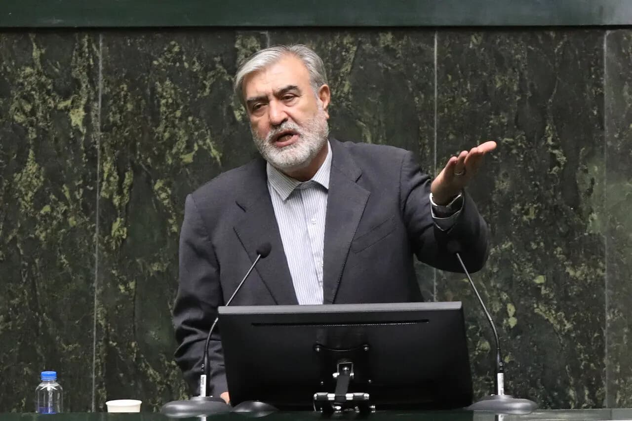 تصویر خبر: عزیزی: ما می‌مانیم و کشورهای همسایه، چشم در چشم!