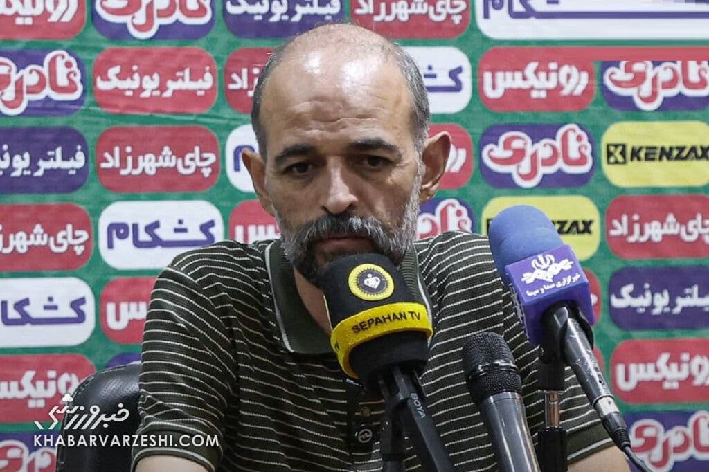 تصویر خبر: کنایه سنگین نویدکیا به VAR: پنالتی صد درصد سوخت/ اگر کارایی ندارد فقط داور وسط تصمیم بگیرد!