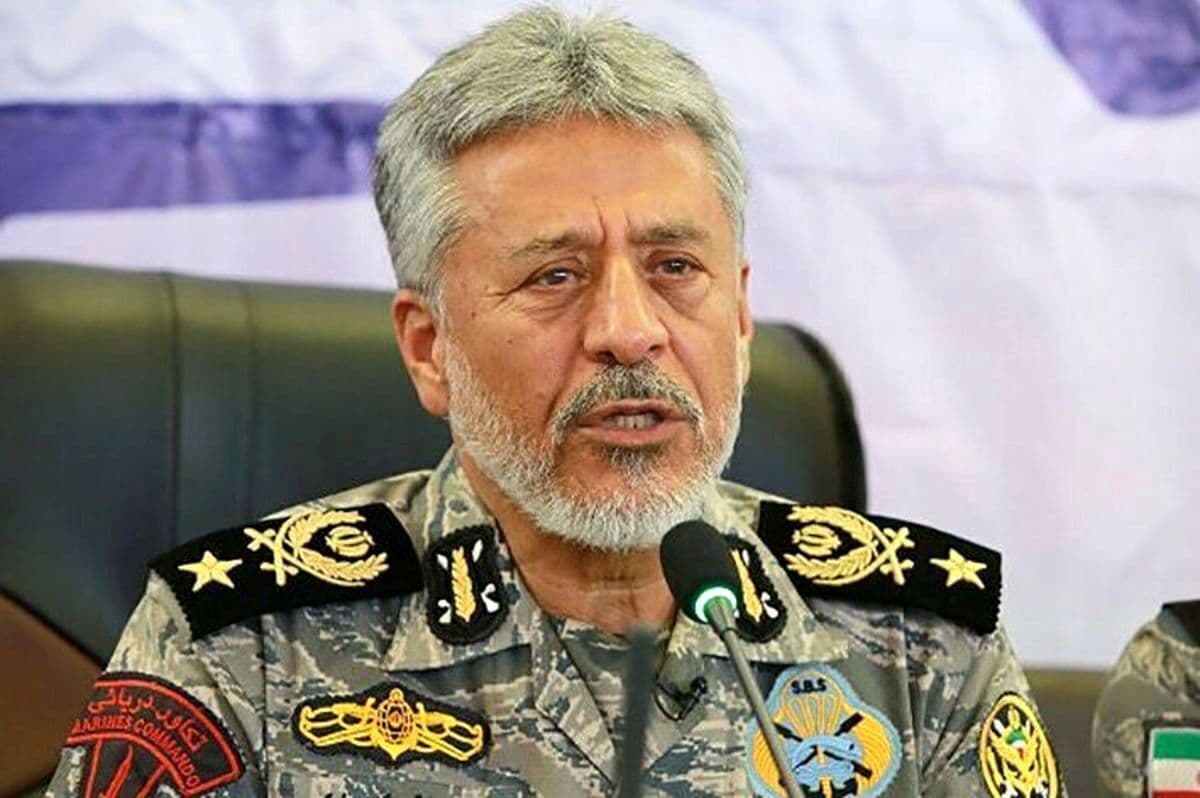 تصویر خبر: دریادار سیاری: مأموریت ارتش سه کلید واژه دارد؛ نخست، دفاع از تمامیت ارضی؛ دوم، دفاع از استقلال و سوم، حفظ نظام جمهوری اسلامی ایران