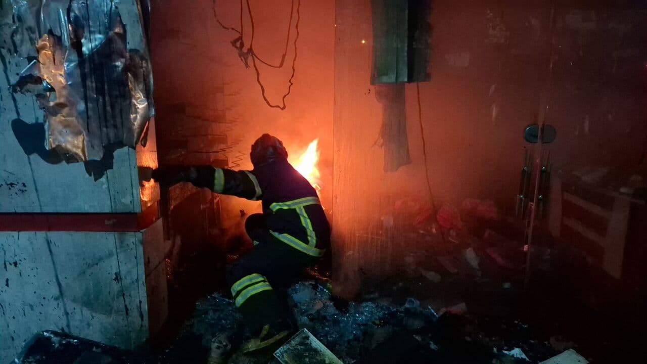 تصویر خبر: آتش سوزی بانک ملی اندیمشک مهار شد