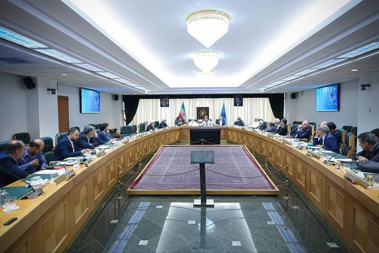 تصویر خبر: بررسی تحولات پولی و مالی در نشست مشترک کمیسیون اقتصادی مجمع تشخیص و بانک مرکزی