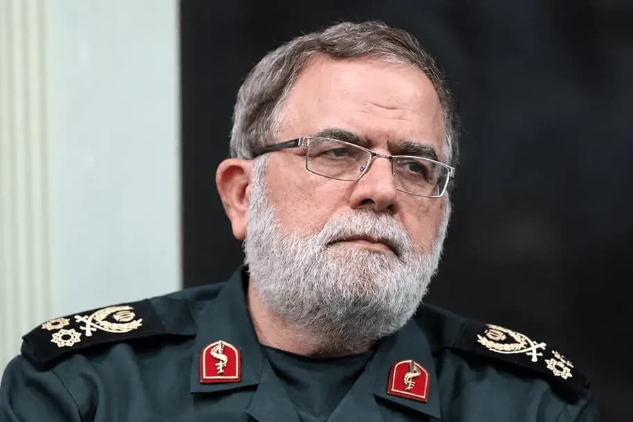 تصویر خبر: سرلشکر ایزدی: رزمندگان سپاه و ارتش برای دفاع از تنگه هرمز آمادگی کامل دارند