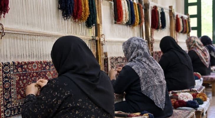 تصویر خبر: قالی‌هایی که با گره امید بافته می‌شوند