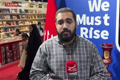 تصویر خبر: استقبال گسترده جوانان عراقی از کتب رهبر شهید در نمایشگاه کتاب بغداد
