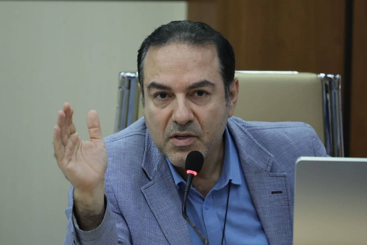 تصویر خبر: معاون بهداشتی وزیر بهداشت: تزریق واکسن هاری سالانه ۶۵ میلیون دلار برای دولت هزینه دارد