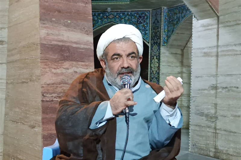 تصویر خبر: مردم با مقاومت خود راه اهداف دشمن را بستند