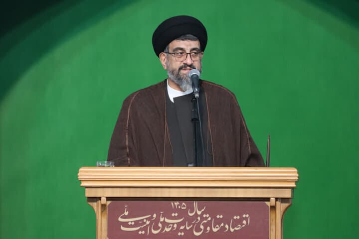 تصویر خبر: امام جمعه ساری: دشمنان از دریای عرب جلوتر نخواهند آمد/ اگر فرودگاه ما بسته شود، هیچ فرودگاهی در منطقه باز نخواهد بود