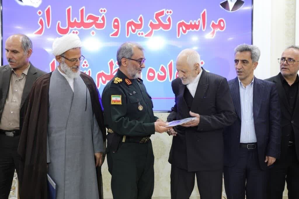تصویر خبر: سردار رضایی: راه شهدا مسیر عزت و سربلندی ایران اسلامی است
