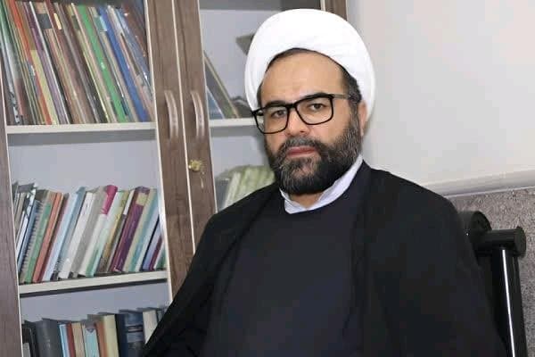 تصویر خبر: مختاری نیا: معارف اهل‌بیت(ع) مسیر تقویت معنویت و همدلی در جامعه است