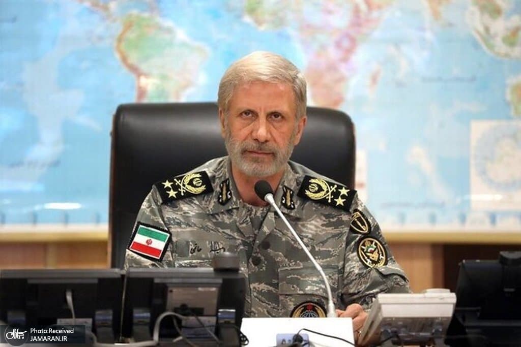 تصویر خبر: سرلشکر حاتمی: جنگ هنوز پایان نیافته/ در صورت اشتباه مجدد دشمن، پاسخ کوبنده می‌دهیم/ ما با اعتقاد به وعده‌های الهی، مسیر دفاع از کشور را ادامه می‌دهیم