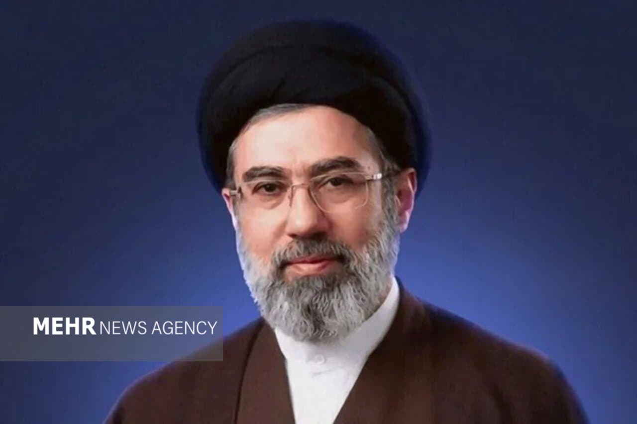 تصویر خبر: رهبر انقلاب: نشانه‌های تأثیر پررنگ فراجا در جنگ‌های اخیر آشکارتر شد