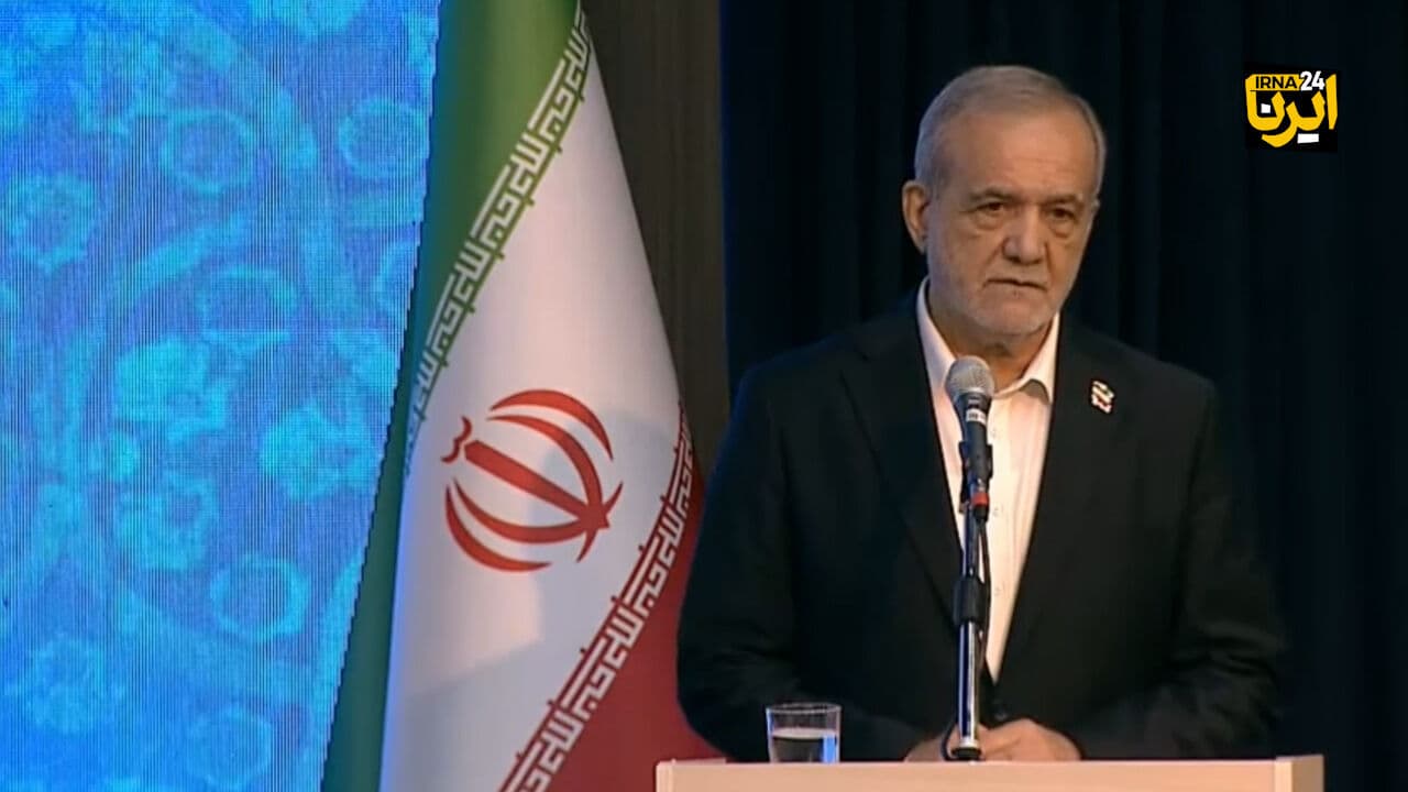 تصویر خبر: رئیس‌جمهور: در میدان عمل، هرکس می‌تواند قدمی بردارد، پیش بیاید