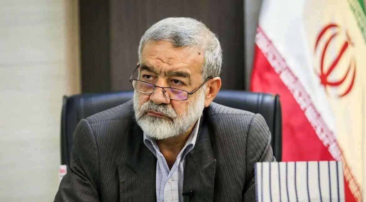 تصویر خبر: کامران غضنفری: ربع پهلوی‌ برای خوشخدمتی به آمریکا، بمباران هسته‌ای را عادی می‌کند