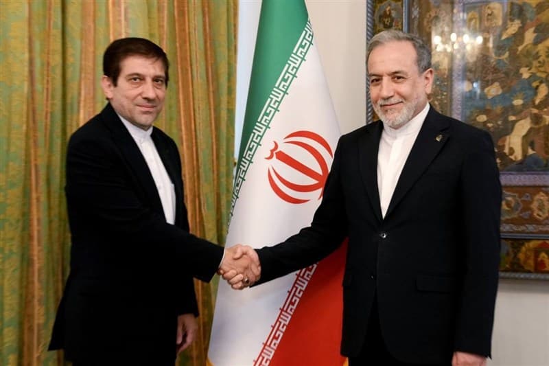 تصویر خبر: عراقچی: تعمیق روابط تهران-ایروان در حوزه اقتصادی و کنسولی ضروری است