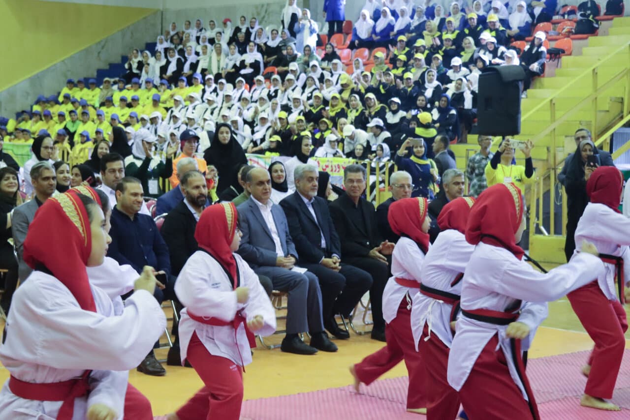 تصویر خبر: استاندار گیلان: سلامت جسمی و روانی بانوان از ارکان جامعه سالم است