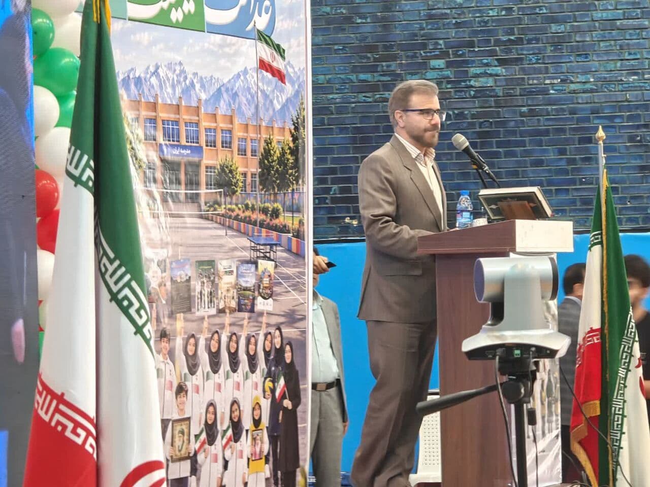 تصویر خبر: معاون استاندار: وزارت آموزش و پرورش از ورزش دانش‌آموزان کرمانشاه حمایت کند