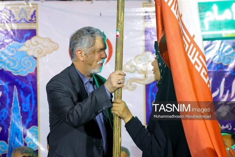 تصویر خبر: پرچم نماد ایستادگی و انسجام ملی مردم ایران است