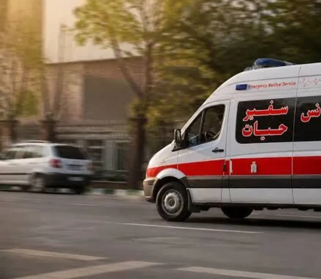 تصویر خبر: برخورد قاطع پلیس راهور با خودروهایی که پشت سر وسایل امدادی تردد می‌کنند