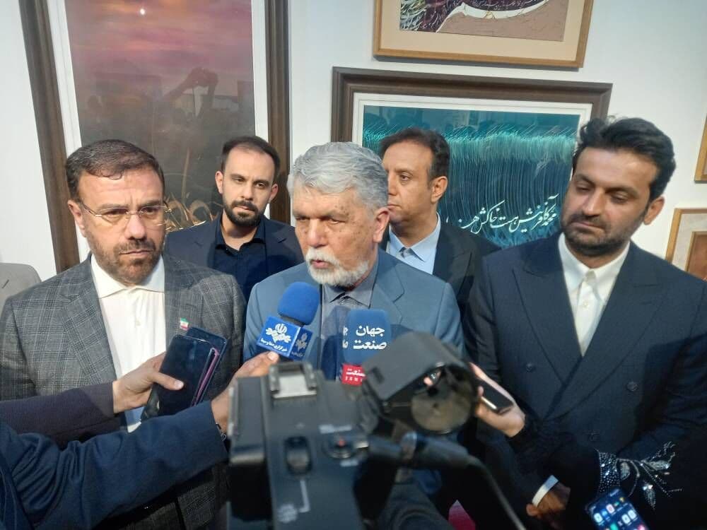 تصویر خبر: وزیر فرهنگ: اقتصاد هنر می‌تواند به انتقال هویت فرهنگی ایران در عرصه جهانی کمک کند