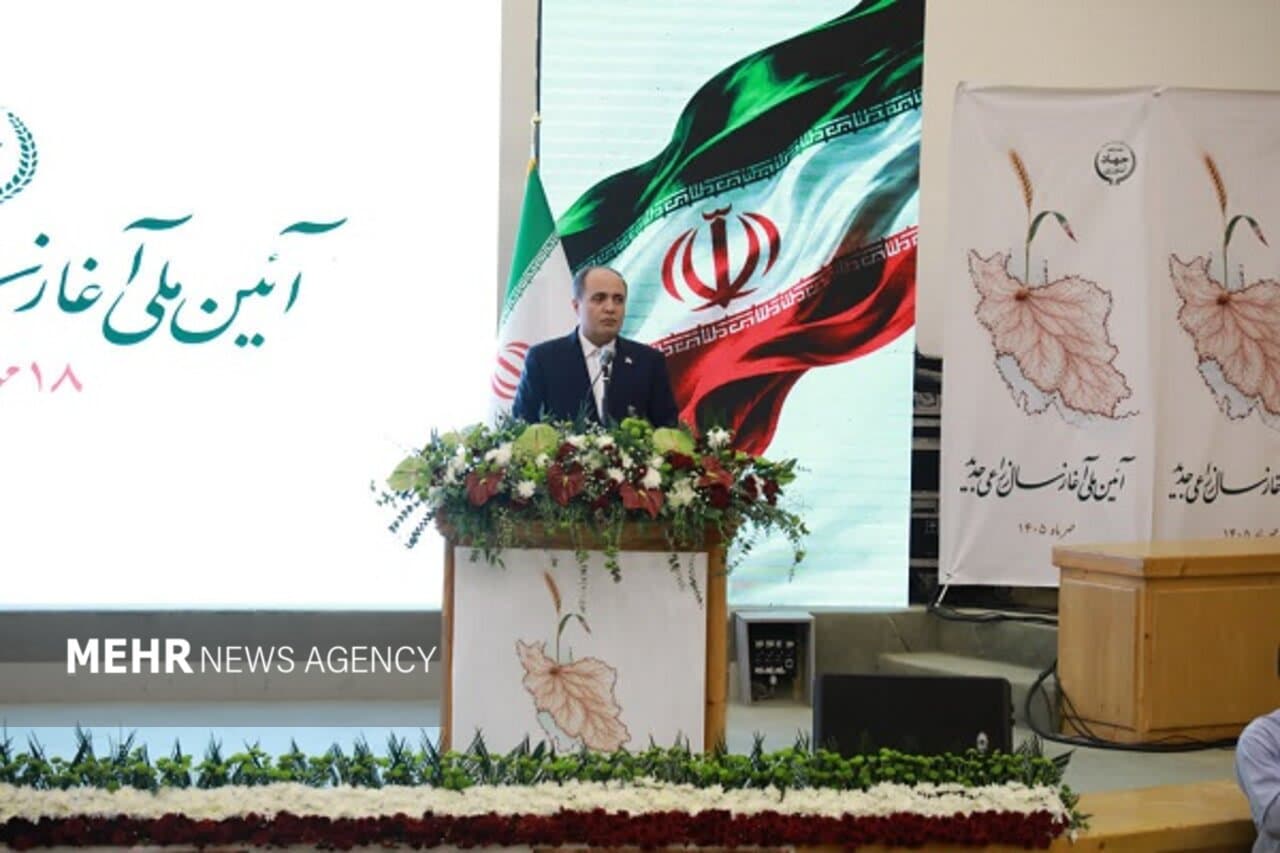تصویر خبر: وزیر جهاد کشاورزی: هوشمند سازی سامانه‌ها موجب عبور از نوسانات بازار شد