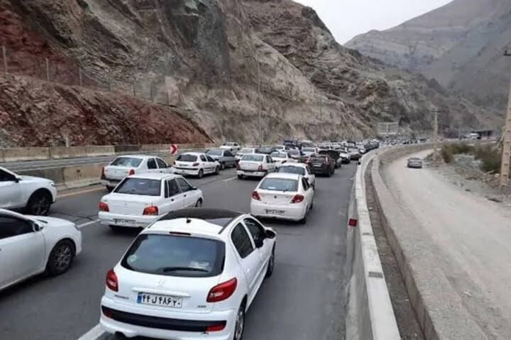 تصویر خبر: پلیس راهور: ترافیک نیمه‌سنگین در ۴ محور مواصلاتی منتهی به تهران بارش باران در ۷ استان