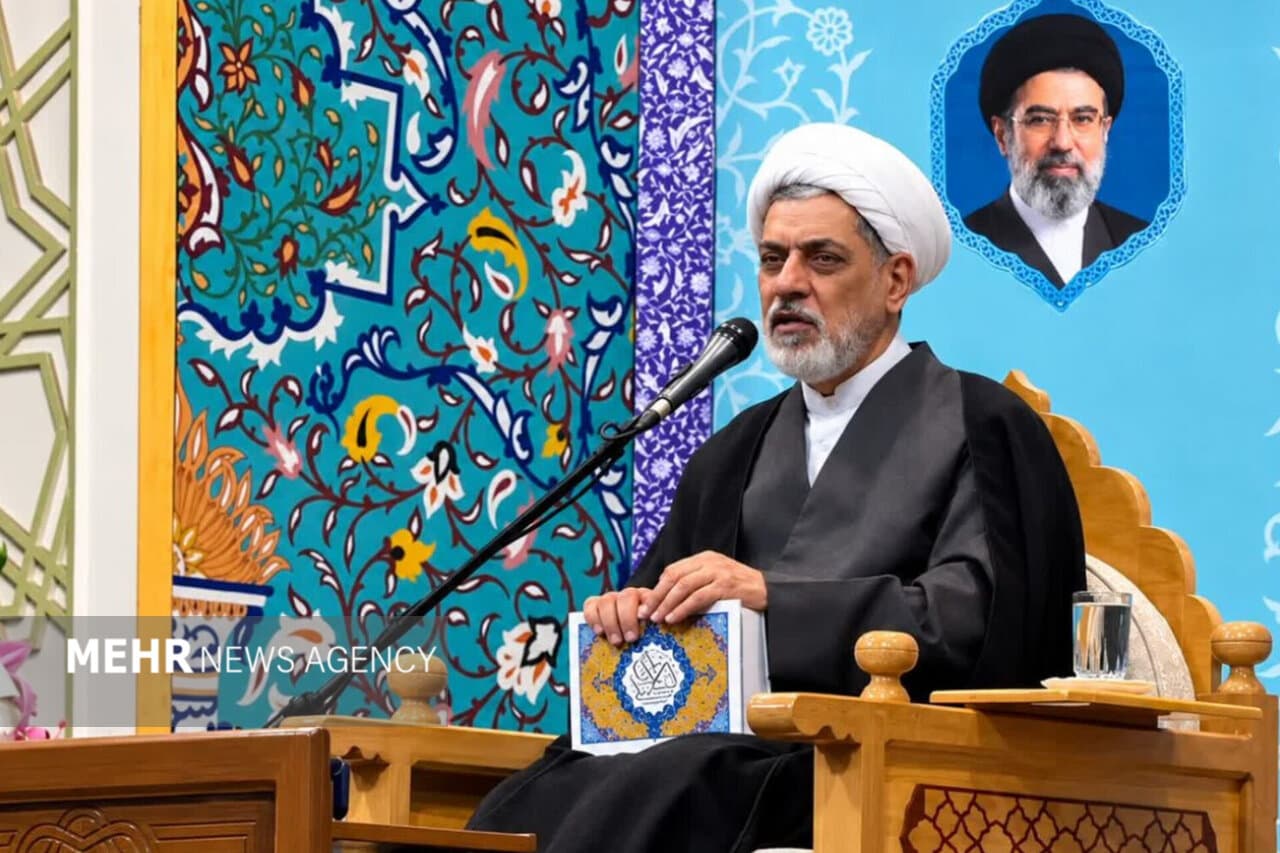 تصویر خبر: رفیعی: سیره حضرت زهرا(س) چراغ راه زندگی مؤمنانه است