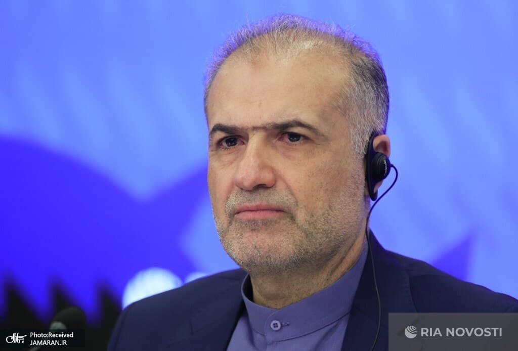 تصویر خبر: سفیر ایران در روسیه: ایران در دفاع از خود روی پای خود ایستاده است / همکاری تهران، مسکو و پکن فراتر از توافق‌های نظامی است / راه‌حل امنیت منطقه، همکاری کشورهای همسایه و توافق ایران و عمان درباره تنگه هرمز است