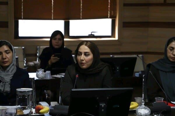 تصویر خبر: کریمی: استقلال داوری خط قرمز جایزه بین‌المللی «مستوره» در کردستان است