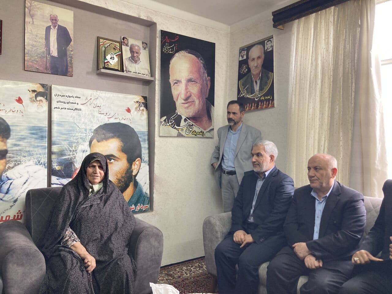 تصویر خبر: معاون رئیس جمهور: ایستادگی و اقتدار امروزمان را مدیون شهدا هستیم