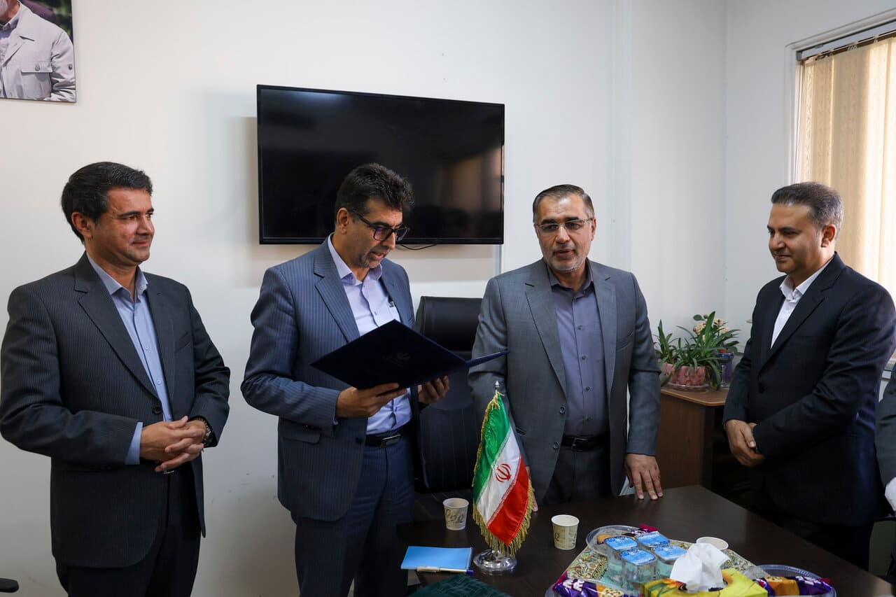 تصویر خبر: معاون استاندار: بیش از ۳۰ همت پروژه در فارس به بهره‌برداری رسید