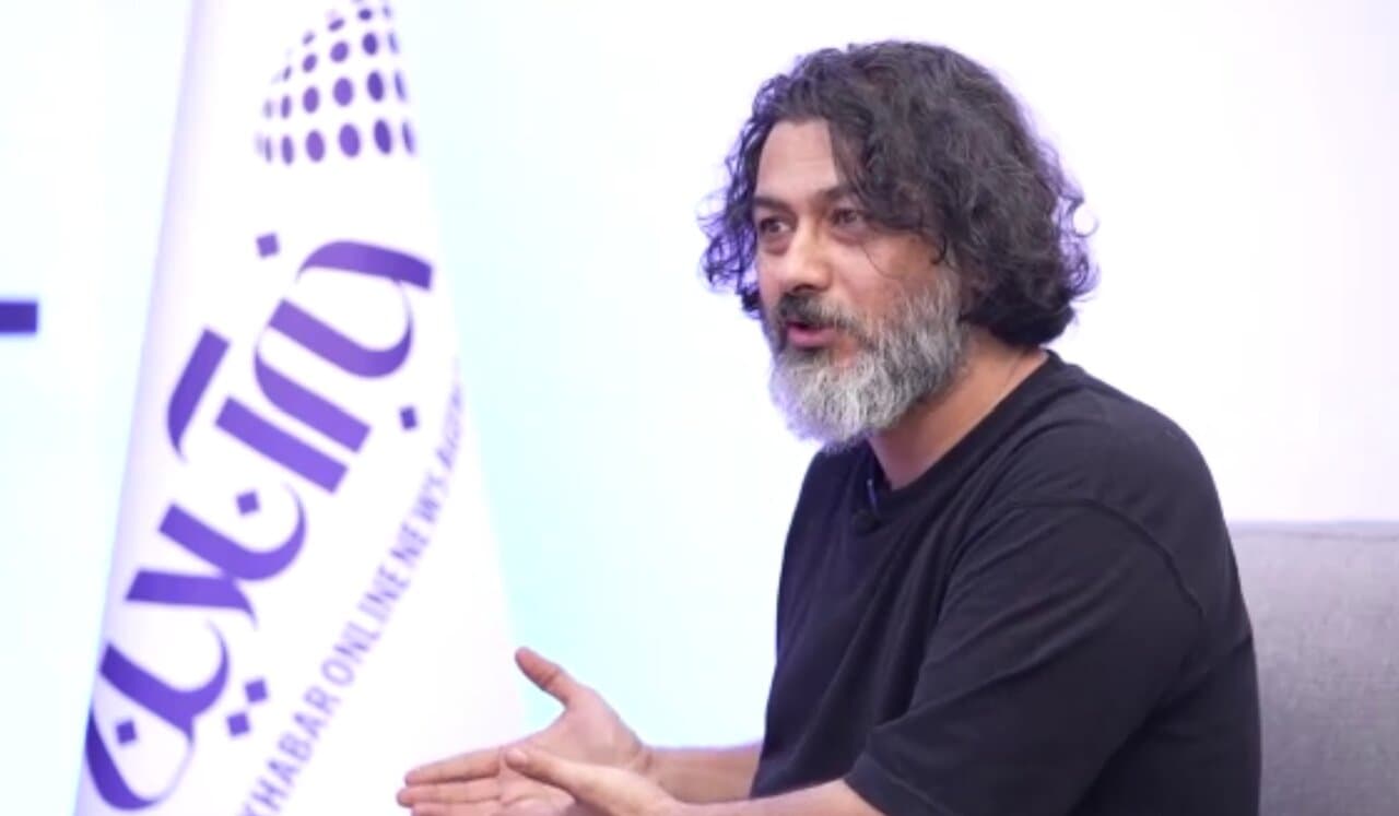 تصویر خبر: موسوی: مهرجویی پس از بازگشت گفت با حکومت می‌توان حرف زد اما با جقله‌ها یعنی تندروها نمی‌شود / خاتمی همه موانع بازگشت مهرجویی را برطرف کرد
